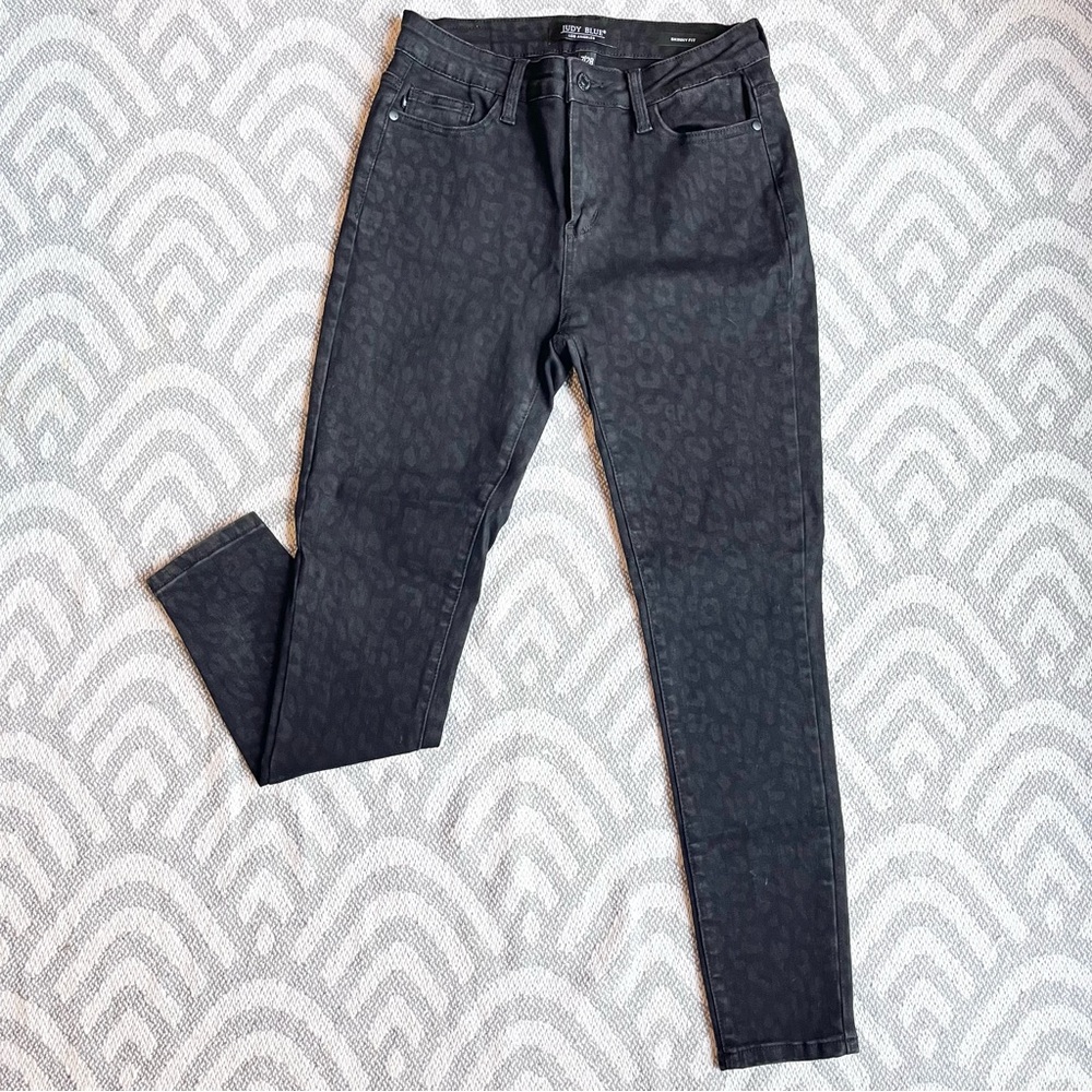 JUDY BLUE High Rise Black Leopard Skinny Fit Jeans 7/28